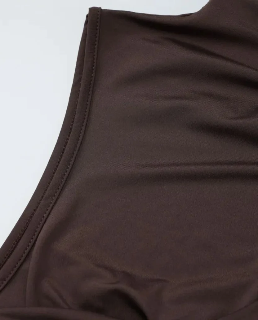 Vestido de Festa Curto Drapeado com Cauda Lateral - Imagem 11